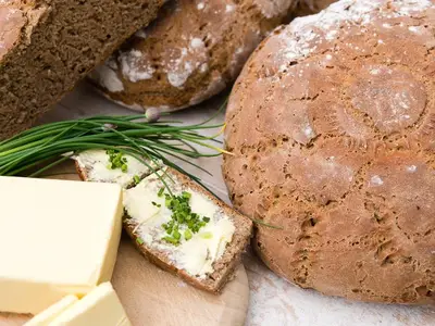 Gutsalm Brotbacken