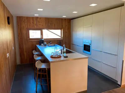 KITCHEN, INSIDE