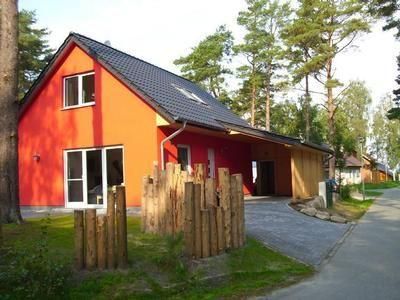 Außenansicht des Gebäudes. Ferienhaus Mare mit Carport