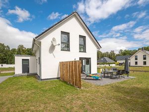 23185655-Ferienhaus-6-Bodstedt-300x225-0