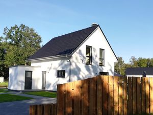 23185655-Ferienhaus-6-Bodstedt-300x225-2