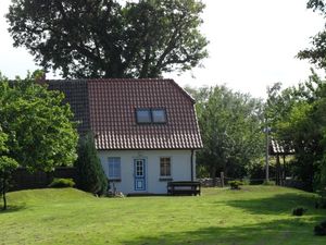 19038094-Ferienhaus-4-Bodstedt-300x225-1