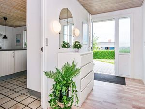 17928253-Ferienhaus-8-Bogense-300x225-1