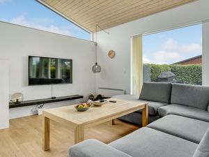 23755909-Ferienhaus-8-Bogense-300x225-2