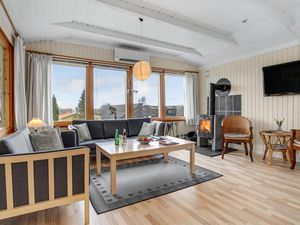 23746062-Ferienhaus-8-Bogense-300x225-2