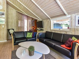 23729855-Ferienhaus-8-Bogense-300x225-1