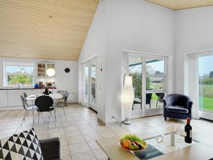 23728599-Ferienhaus-4-Bogø By-300x225-2