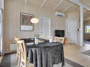 23746656-Ferienhaus-6-Bogø By-300x225-5