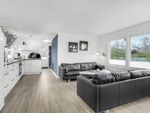 23751761-Ferienhaus-6-Bogø By-300x225-3