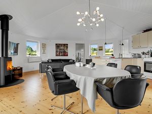 23757402-Ferienhaus-6-Bogø By-300x225-4