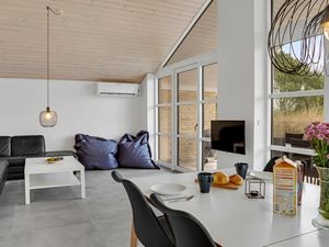 23762657-Ferienhaus-8-Bogø By-300x225-3