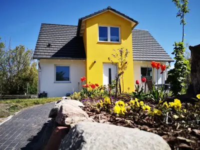 Ansicht von der Straße Ferienhaus "Salzhaff-Urlaub"