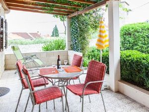 Ferienhaus mit Schlafzimmer (30 m²) in Bol