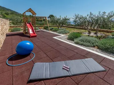 Ferienhaus für 6 Personen (120 m²) in Bol 8/10