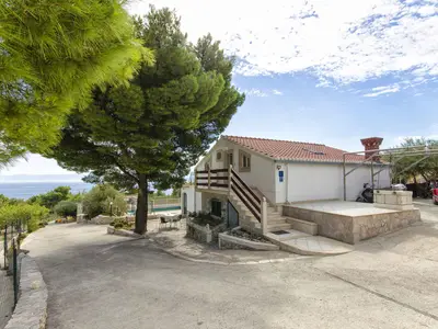 Ferienhaus für 9 Personen (150 m²) in Bol 2/10