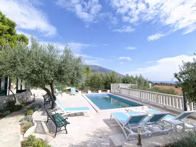 Ferienhaus für 9 Personen (150 m²) in Bol 7/10