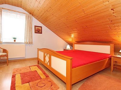 2. Schlafzimmer mit Doppelbett