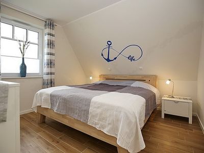 2. Schlafzimmer mit Doppelbett