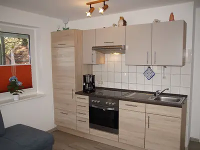 Küchenzeile mit Backofen