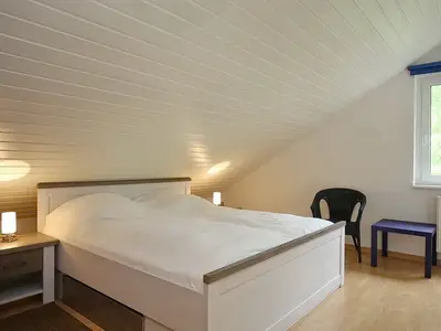 zweites Schlafzimmer mit Doppelbett