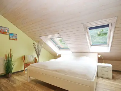 zweites Schlafzimmer mit Doppelbett
