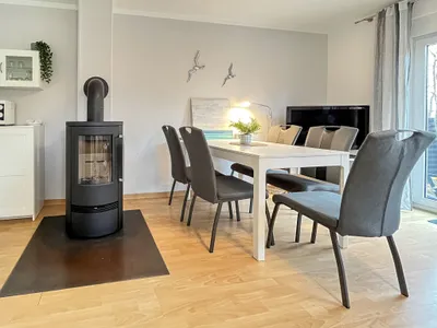 Wohnzimmer mit Essbereich