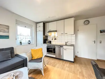Wohnzimmer mit Blick zur Küche