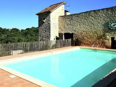 PoolOfHouse