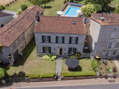 Außenseite Ferienhaus [Sommer]