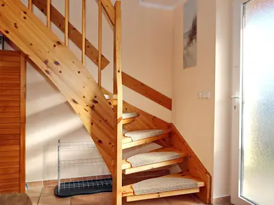 Eingangsbereich mit Treppe zum Obergeschoss