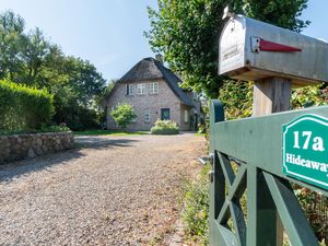 Ein PKW-Stellplatz steht Ihnen am Haus zur Verfügung.