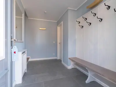 Neben dem großzügigen Eingangsbereich im Erdgeschoss...