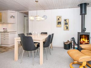 512479-Ferienhaus-6-Bork Havn-300x225-1