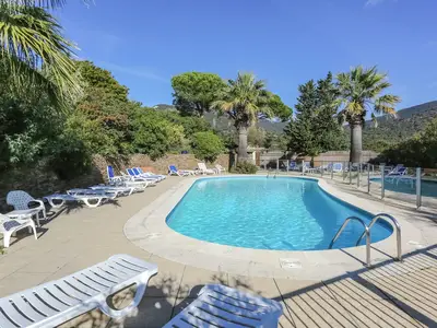 PoolOfHouse