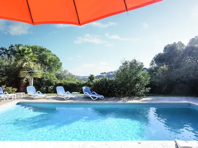 PoolOfHouse