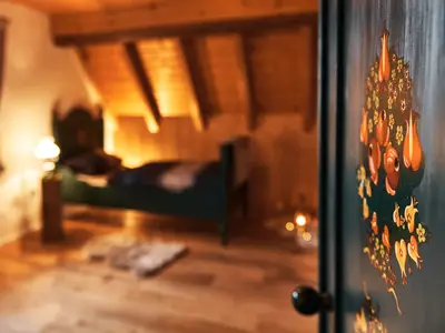 Photo, INSIDE, OUTSIDE