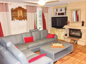 23727441-Ferienhaus-6-Boulbon-300x225-1