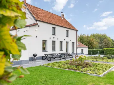 Außenseite Ferienhaus [Sommer]