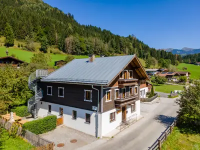 Außenseite Ferienhaus [Sommer]