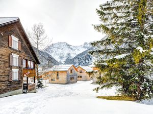 Direkte Umgebung des Objekts. Blick auf das Chalet-Dorf