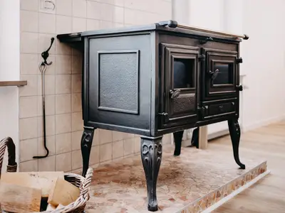 ED2_Wolfswarte_Küche Ofen_01