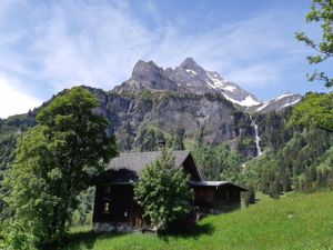 22936465-Ferienhaus-11-Braunwald-300x225-3