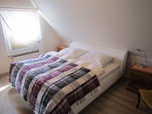 Schlafzimmer 1 mit Doppelbett