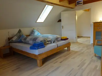 Schlafzimmer 1