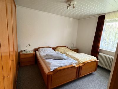 Schlafzimmer mit Doppelbett