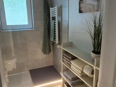 Badezimmer (EG)
