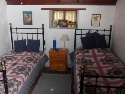 Schlafzimmer mit 2 Einzelbetten