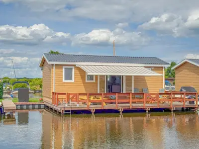 Außenseite Ferienhaus [Sommer]
