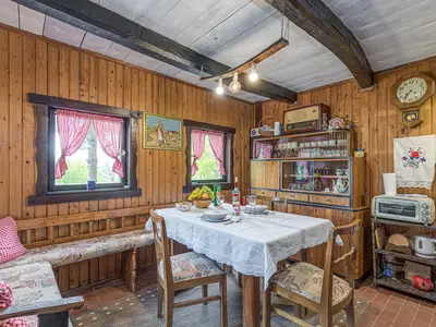 Wohnbereich mit Esstisch