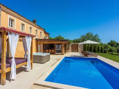 Ferienhaus für 8 Personen (154 m²) in Bribir 4/10